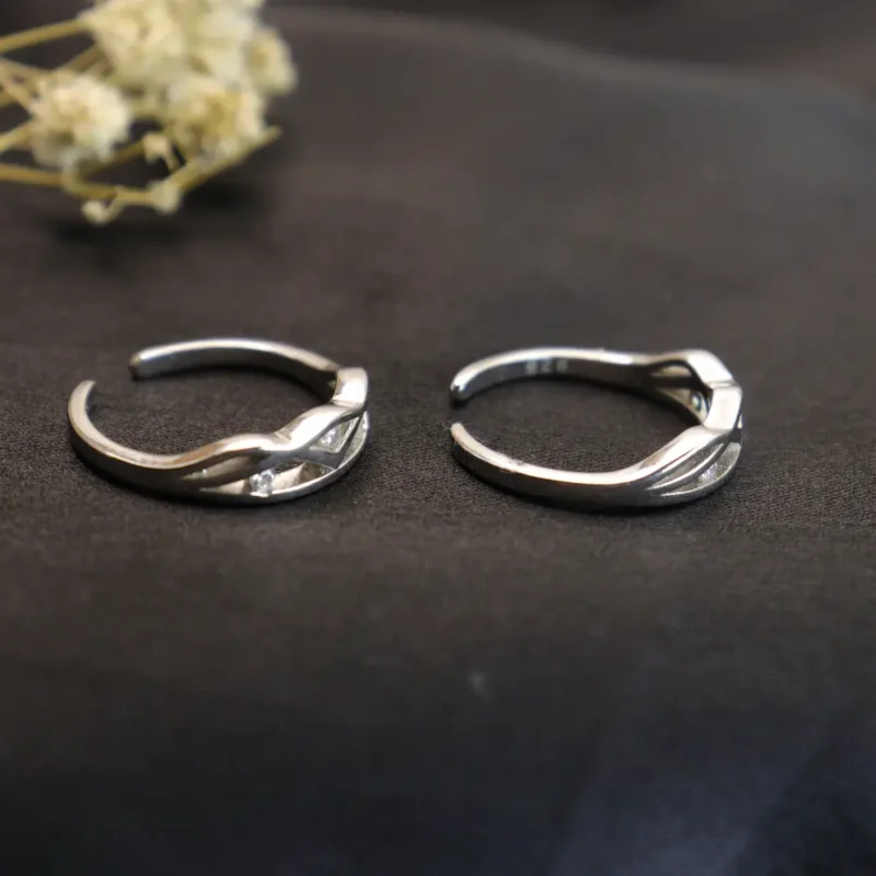 Eternal Weave Toe Rings Pair - Image 2