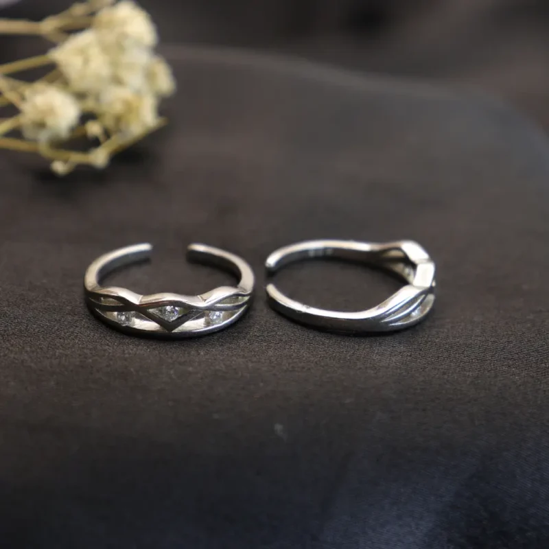 Eternal Weave Toe Rings Pair - Image 3