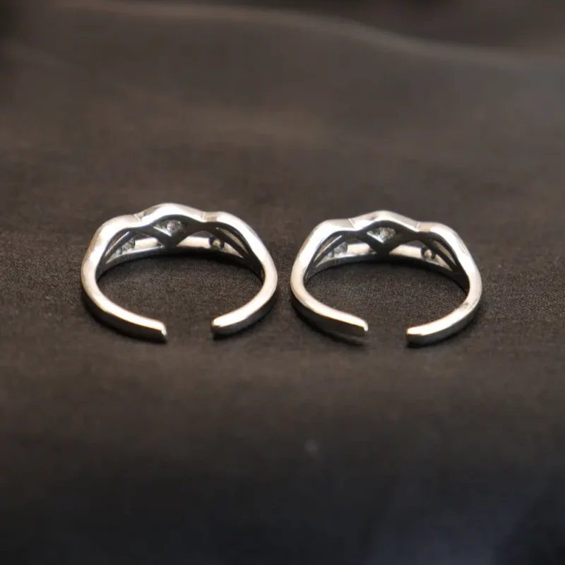 Eternal Weave Toe Rings Pair - Image 4